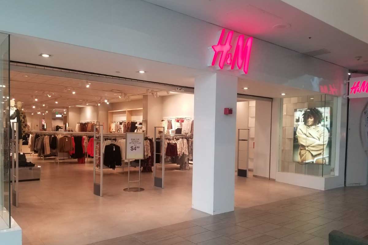 H&M - Limit switch replacement on mall store front see-thru gate in mall
